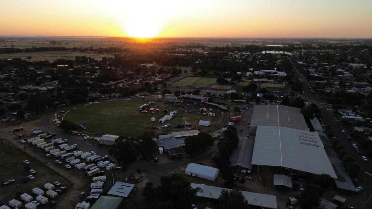 Tatura Country Motel Eksteriør billede